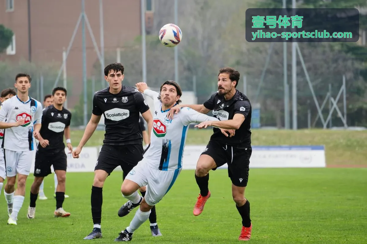 壹号体育训练合影